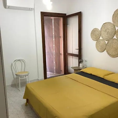 Semesterbostad Casa Giogio Torre dei Corsari